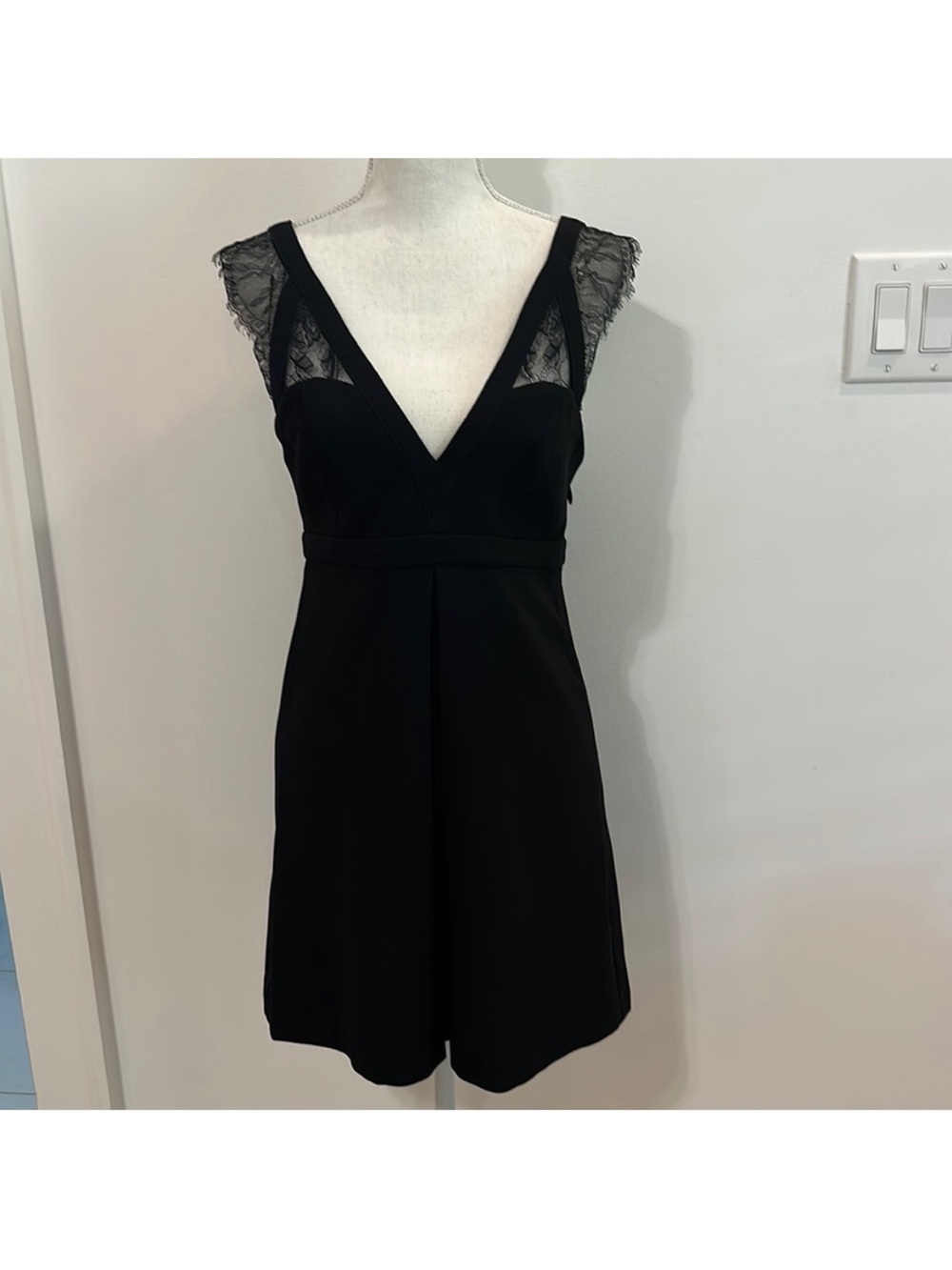 BCBG Gorgeous Black Lace-Trim V-Neck Dress with front and back box pleat, Sz 6